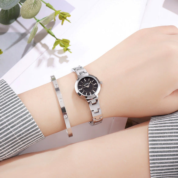 Women's Round Alloy Watch With Mineral Reinforced Glass Mirror Fashion Style Waterproof Quartz