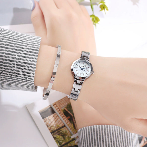 Women's Round Alloy Watch With Mineral Reinforced Glass Mirror Fashion Style Waterproof Quartz