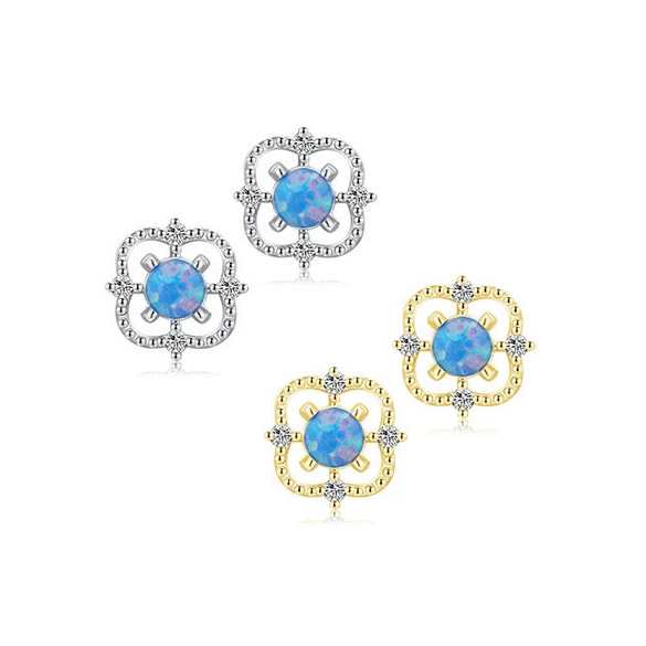 Women's S925 Silver Square Earrings With Diamond Pattern And Crown Styling