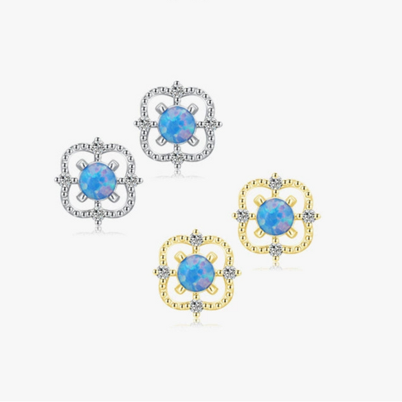 Women's S925 Silver Square Earrings With Diamond Pattern And Crown Styling