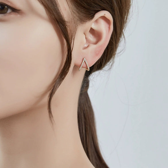 Women's S925 Silver Vshaped Zircon Earrings With Geometric Style And Real Gold Plating