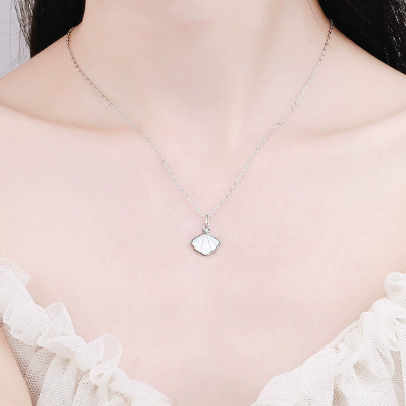 Women's S925 Sterling Silver Clavicle Necklace With White Fritillaria Pendant Simple Light Luxury Style Jewelry Gift