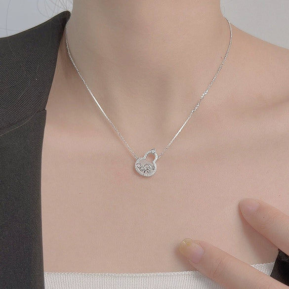 Women's S925 Sterling Silver Geometric Gourd Pendant Necklace With White Chalcedony Retro Elegant Clavicle Chain Electroplated Jewelry