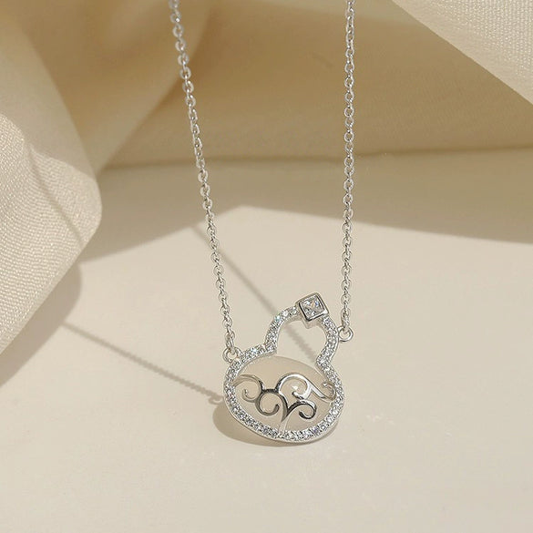 Women's S925 Sterling Silver Geometric Gourd Pendant Necklace With White Chalcedony Retro Elegant Clavicle Chain Electroplated Jewelry