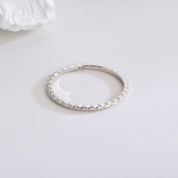 Women's S925 Sterling Silver Geometric Snake Bone Ring With Diamond Texture And Electroplated Finish