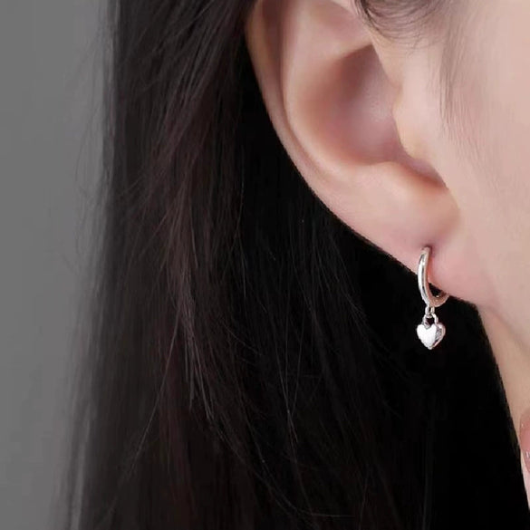 Women’s S925 Sterling Silver Heart Shaped Earrings Simple Geometric Light Luxury Ear Buckle Style Fashion Jewelry Accessories