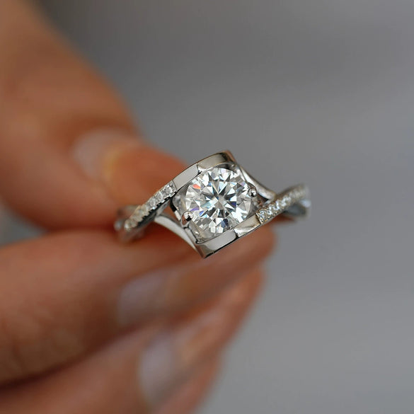 Women's S925 Sterling Silver Moissanite Ring With Geometric Design