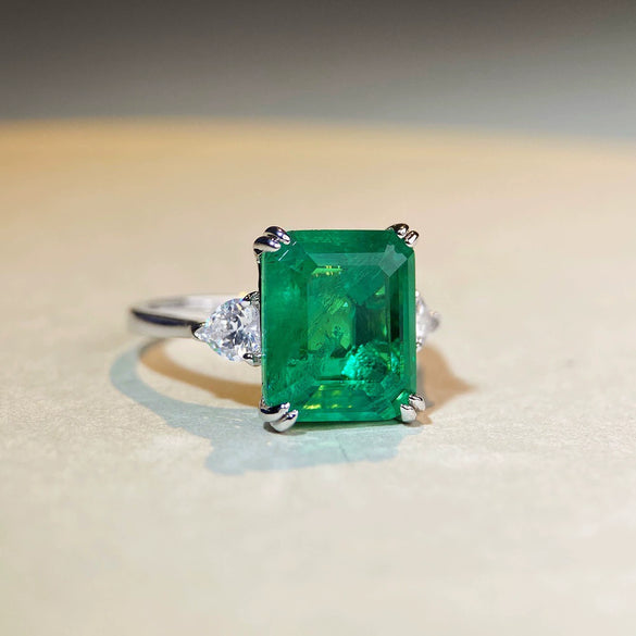 Women's S925 Sterling Silver Ring With Emerald And Geometric Style Electroplated