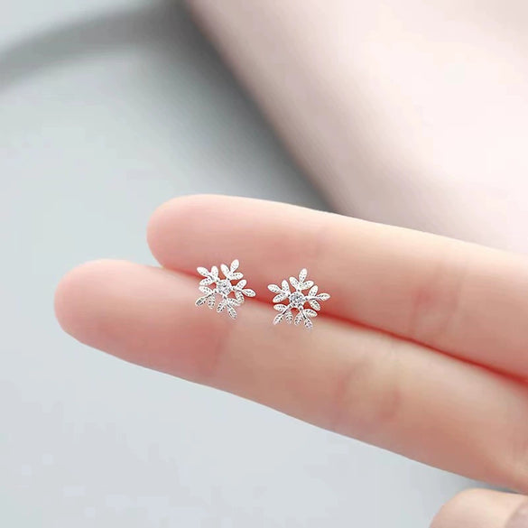 Women's S925 Sterling Silver Snowflake Flower Earrings Light Luxury Geometric Electroplated Fashion Jewelry