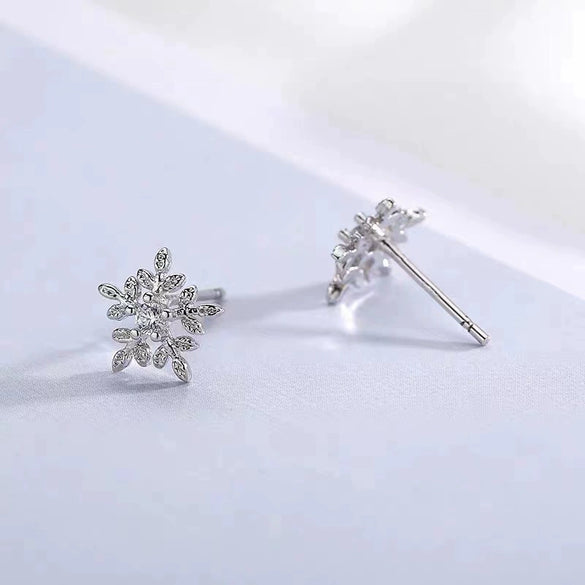 Women's S925 Sterling Silver Snowflake Flower Earrings Light Luxury Geometric Electroplated Fashion Jewelry