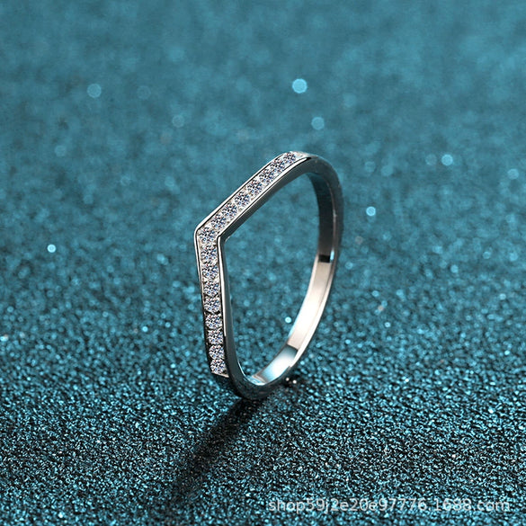 Women's S925 Sterling Silver Vshaped Geometric Ring With Moissanite And Electroplating Treatment