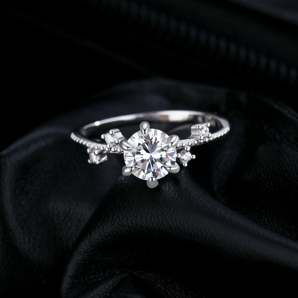 Women's Silver Geometric Classic Sixclaw Ring With Diamond