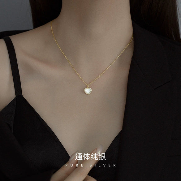 Women's 925 Silver Heart Pendant Necklace With Electroplated Finish Light Luxury Fashion Chain Design