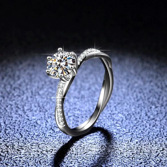 Women's Silver Ring With Love Interweaving Design And Diamond Treatment The Crown Pattern