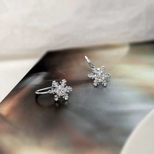 Women's Silver Snowflake Ear Cuff Earrings Geometric Electroplated Clipon Jewelry For Nonpierced Ears