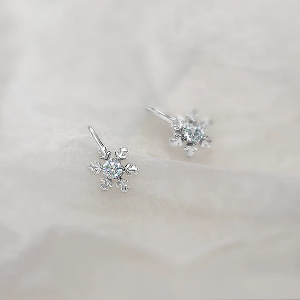 Women's Silver Snowflake Ear Cuff Earrings Geometric Electroplated Clipon Jewelry For Nonpierced Ears