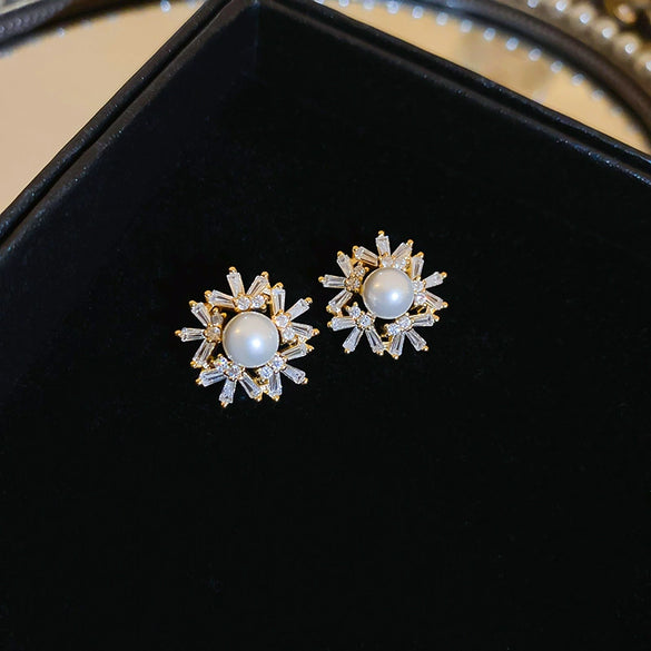 Women's Silver Zircon Round Faux Pearl Highend Light Luxury Vintage Earrings With Geometric Design And Inlaid Zircon