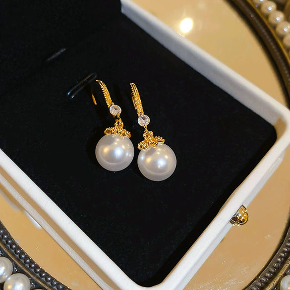 Women's Silver Zircon Round Faux Pearl Highend Light Luxury Vintage Earrings With Geometric Design And Inlaid Zircon