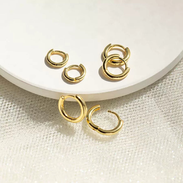 Women's Simple And Atmospheric Glossy Brass Electroplated Geometric Earrings