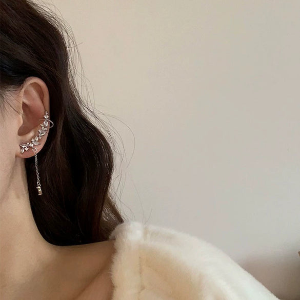 Women's Simple Cold Style Zircon Pearl Ear Clip Earrings With Geometric Design