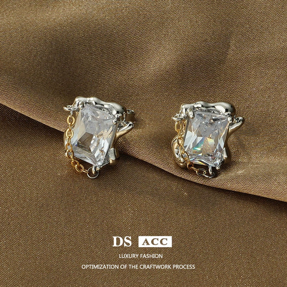 Women's Simple Fashion Distinctive Zircon Niche Design High End Light Luxury Metal Open Finger Ring With Geometric Styling And Electroplating