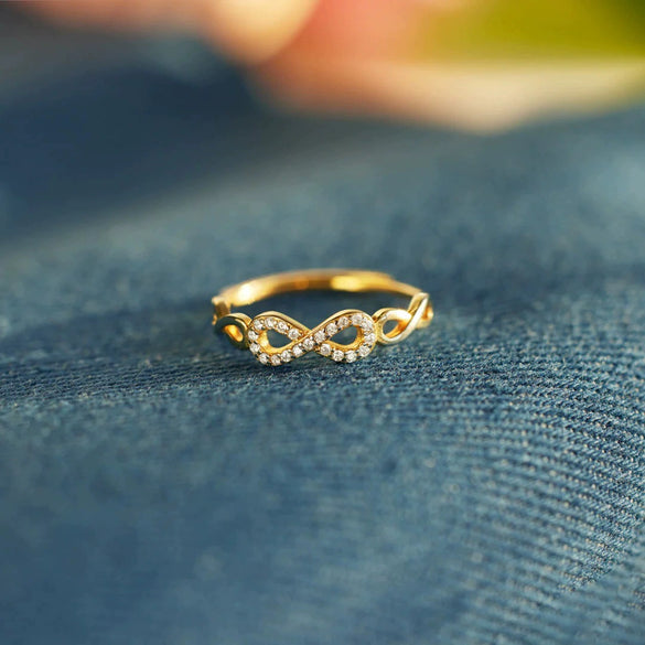 Women's Simple Fashion Geometric Zircon Ring Made Of 925 Sterling Silver With Electroplating