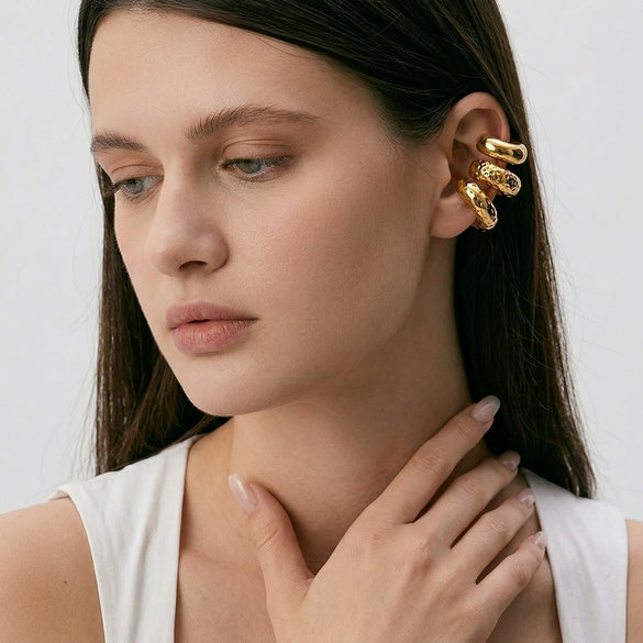 Women's Simple Geometric Circle Stainless Steel Ear Clips With Hollow Design And 18K Gold Vacuum Electroplating