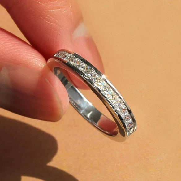 Women's Simple Geometric Copper Ring With Zirconia