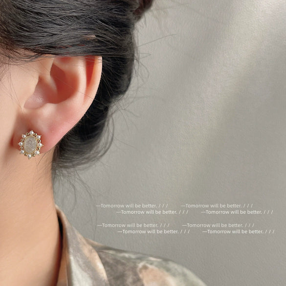 Women's Simple Geometric Oval Copper Earrings With Micro Paved Zircon Elegant Electroplated Fashion Earrings