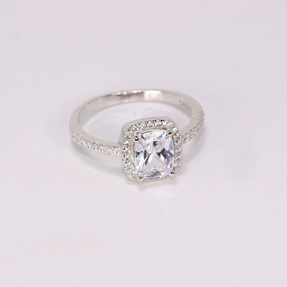 Women's Simple Geometric Rhombus Copper Ring With Micro Inlaid Cubic Zirconia Electroplated Bridal Jewelry