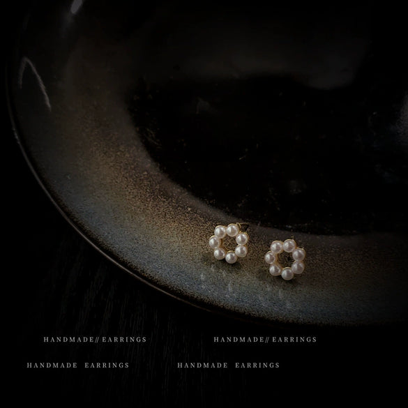 Women's Simple Geometric Round Pearl Earrings Copper Electroplated Silver Pin Stud Earrings