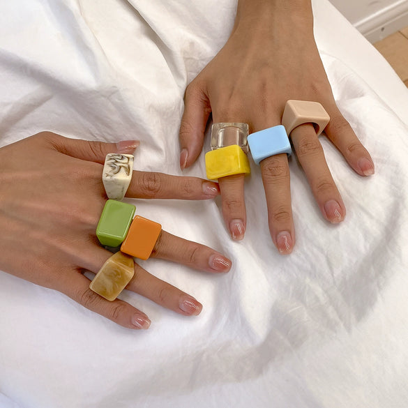 Women's Simple Geometric Square Wide Edge Acrylic And Resin Ring