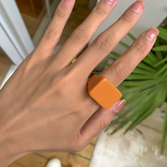 Women's Simple Geometric Square Wide Edge Acrylic And Resin Ring