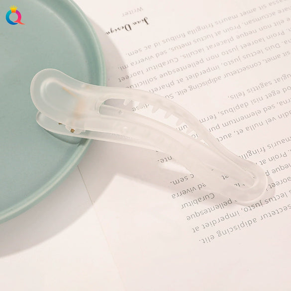 Women's Simple Handmade Plastic Resin Shark Grabber Hair Clip Frosted Duckbill Backofhead Hair Accessory