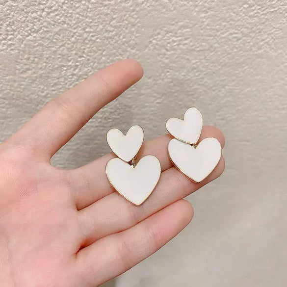 Women's Simple White Heart Alloy Earrings With Dripping Oil Finish Retro Fashion Earrings