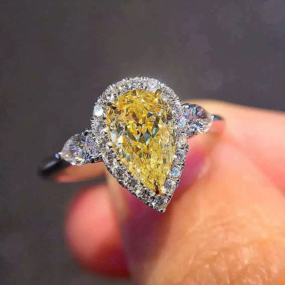 Women's Simple Yellow Water Drop Pear Shaped Zircon Copper Ring