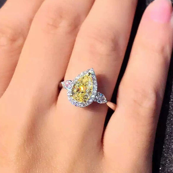 Women's Simple Yellow Water Drop Pear Shaped Zircon Copper Ring