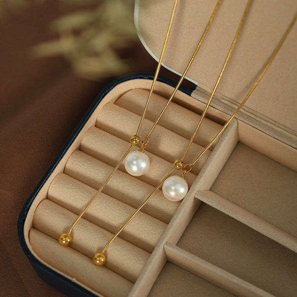 Women's Snake Bone Chain Pearl Pendant Necklace With Goldplated Artificial Gemstones And Semiprecious Stones And Round Bead Pattern