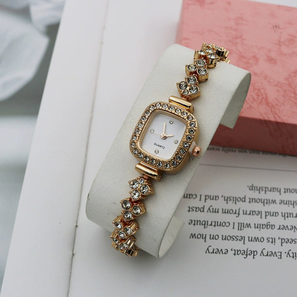 Women's Square Alloy Quartz Watch With Mineral Reinforced Glass Mirror And Stainless Steel Jewelry Buckle Simple Fashion Casual Style