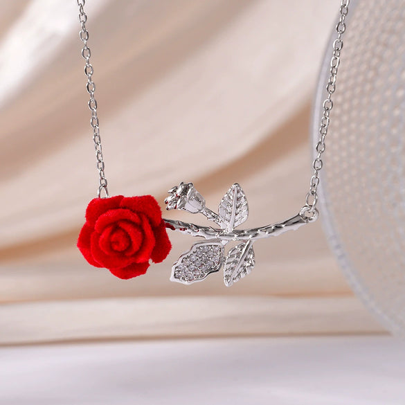 Women's Stainless Steel And Copper Light Luxury Necklace With Flower Pattern And Mixed Gemstone Setting Electroplated