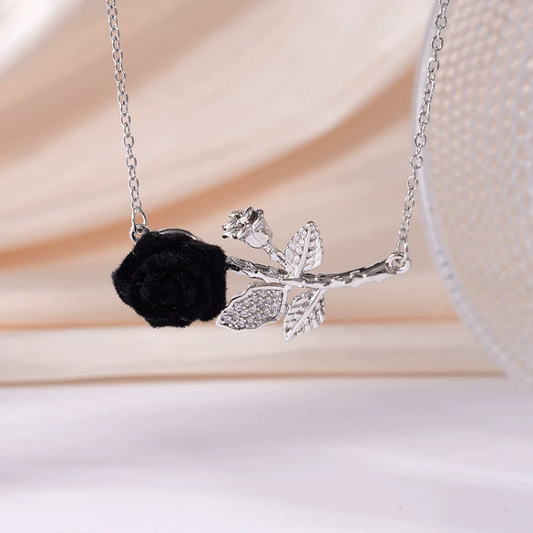 Women's Stainless Steel And Copper Light Luxury Necklace With Flower Pattern And Mixed Gemstone Setting Electroplated