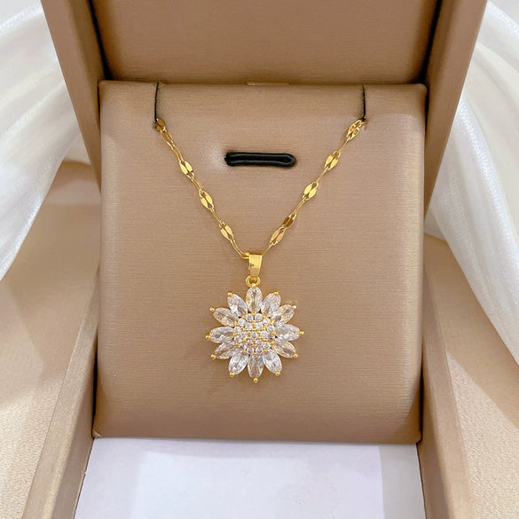 Women's Stainless Steel And Copper Necklace With Geometric Pattern And Electroplating Treatment