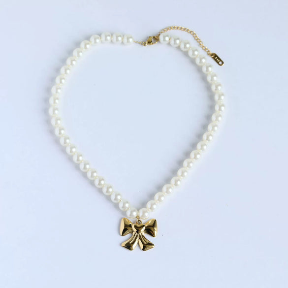 Women's Stainless Steel And Titanium Steel Animal Zodiac Light Luxury Bow Chocker Necklace With Electroplating