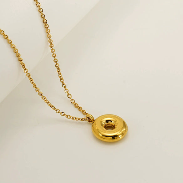 Women's 316L Stainless Steel And 316L Stainless Steel Chubby Bubble Letter Pendant Necklace With Electroplating