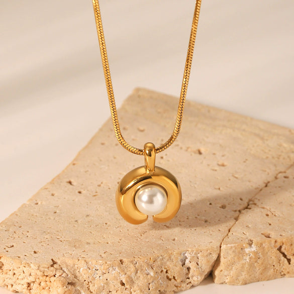 Women's Stainless Steel And Titanium Steel Cshaped Pendant Necklace Inlaid With Pearl Geometric Style Electroplated