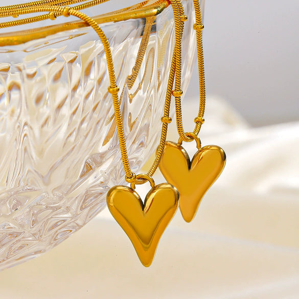 Women's Stainless Steel And Titanium Steel Heart Shaped Elegant Fashion Jewelry Necklace With Electroplating Design