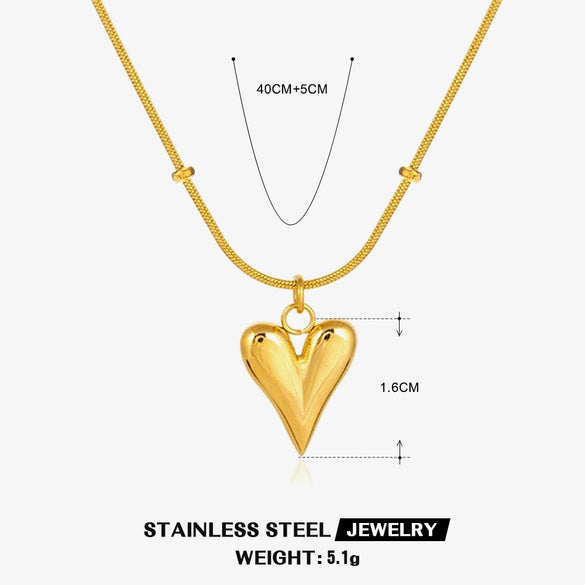 Women's Stainless Steel And Titanium Steel Heart Shaped Elegant Fashion Jewelry Necklace With Electroplating Design