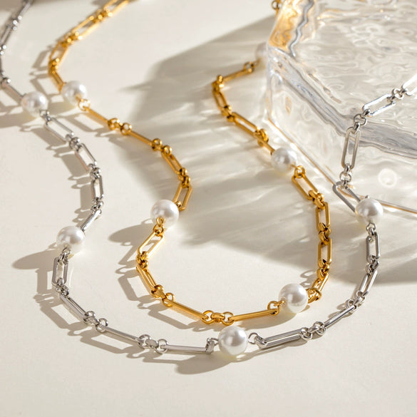 Women's Stainless Steel And Titanium Steel Light Luxury Niche Necklace With Electroplating Process