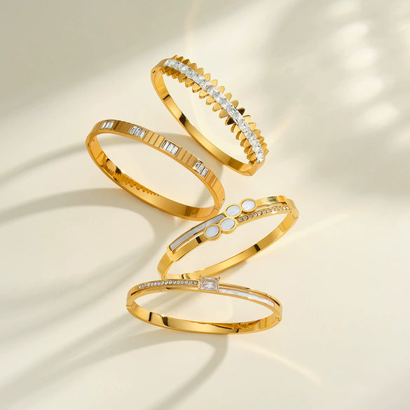 Women's Stainless Steel Bracelet With 18K Gold Vacuum Plating Zircon Rhinestone Accents And White Shell Simple Versatile Jewelry