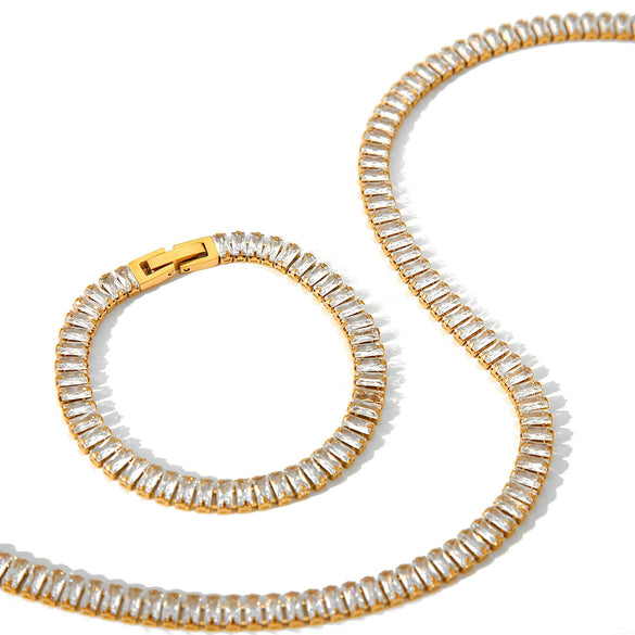 Women's Stainless Steel Clavicle Chain Jewelry With Inlaid Zircon And Geometric Pattern